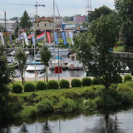 Apartament Bursztynek Z Miejscem Postojowym Kołobrzeg Eksteriør bilde