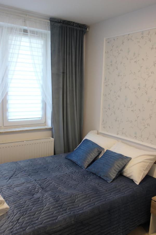 Bursztynek Z Miejscem Postojowym Apartment