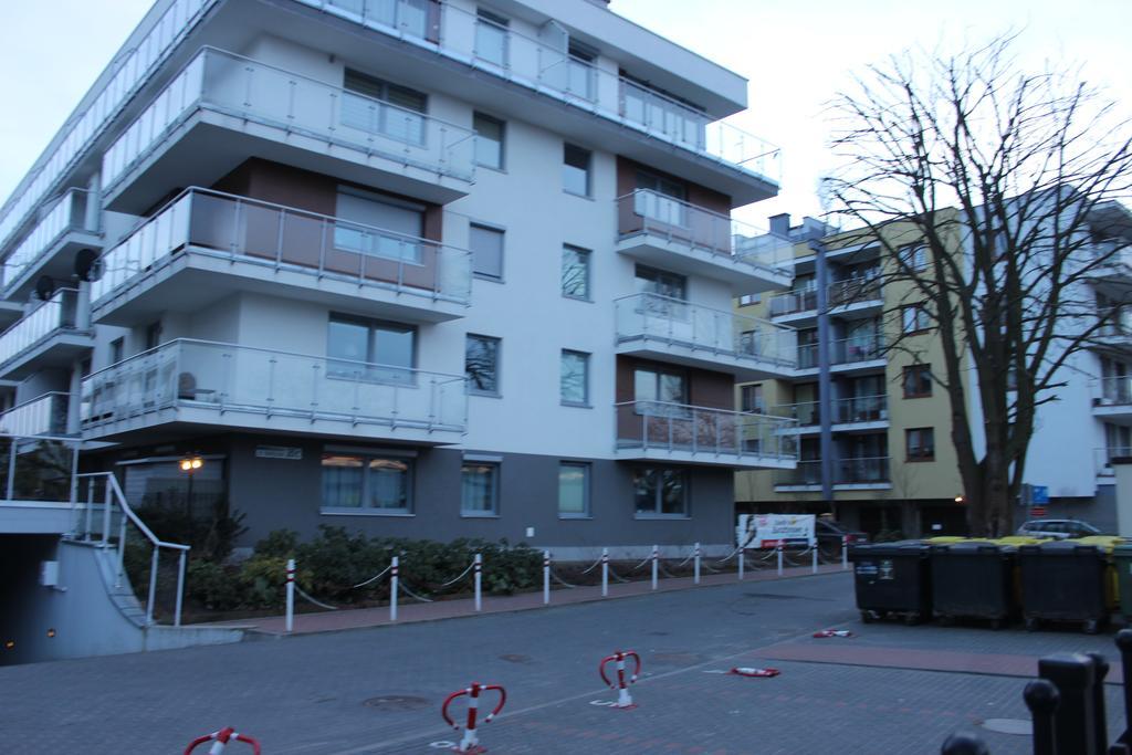 Bursztynek Z Miejscem Postojowym Apartment